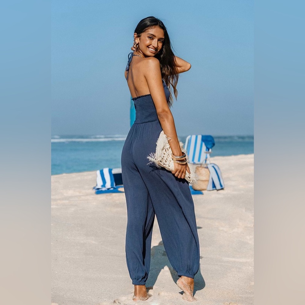 STUNNING Cupshe Plunge Halter Jogger Romper Jumpsuit Size: Large - Picture 4 of 12